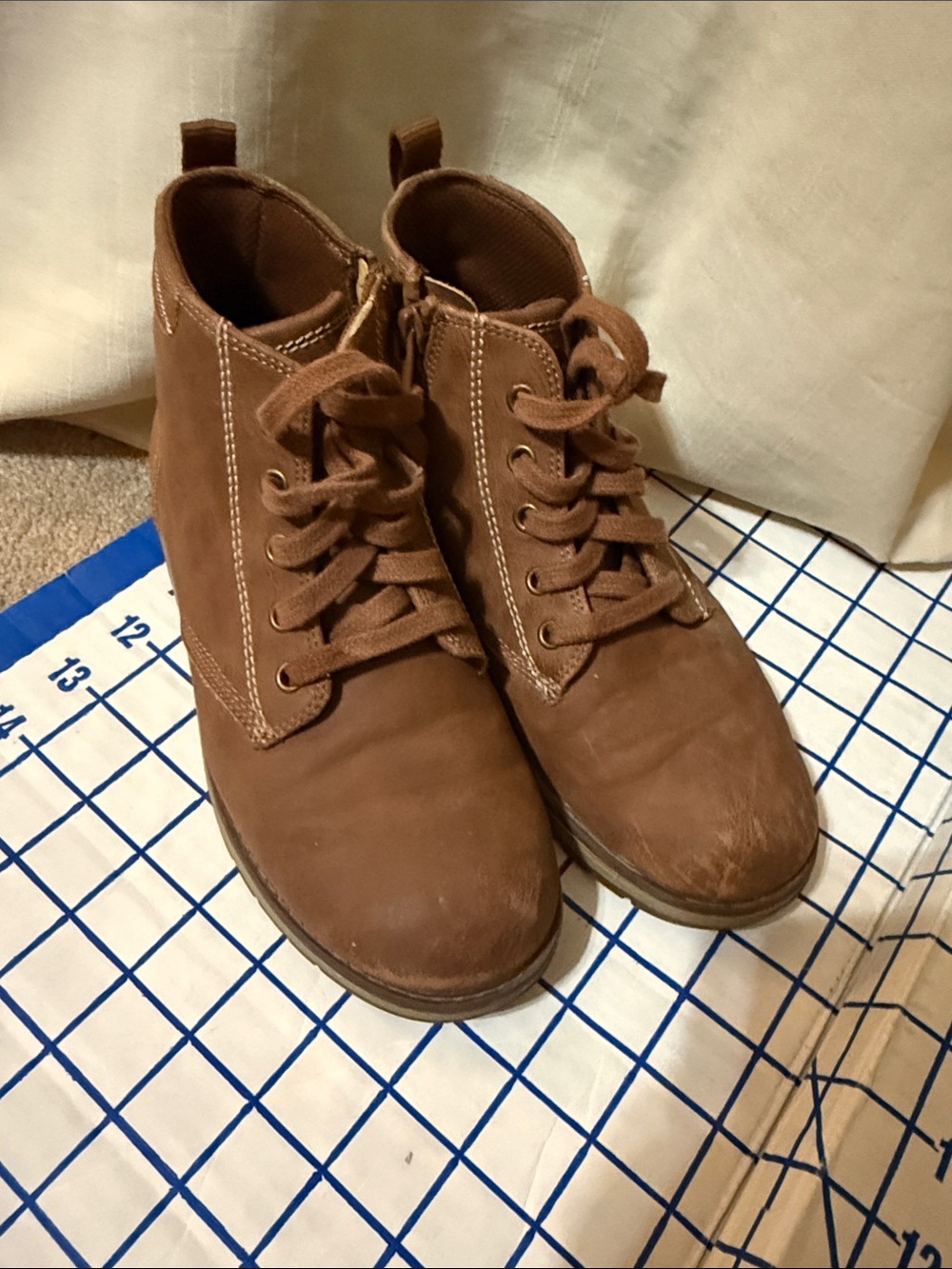 Sketchers Gravien boots size 3